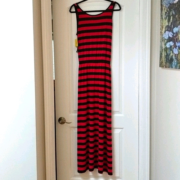 NWT Sleeveless Maxi dress in stripe with belt - Picture 2 of 6